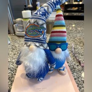 2 Florida gnomes